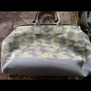 Rothy’s camo weekender